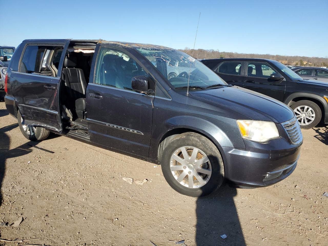 2014 CHRYSLER TOWN & COU - Фото 4