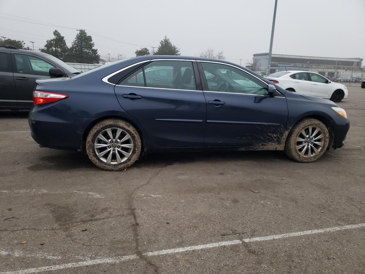 2015 TOYOTA CAMRY LE - Image 3