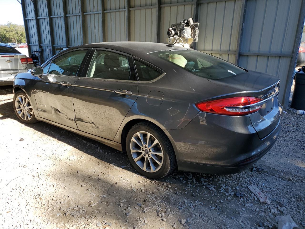 2017 FORD FUSION SE - Image 2