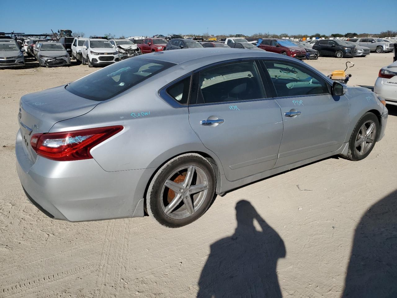 2016 NISSAN ALTIMA 2.5 - Фото 3