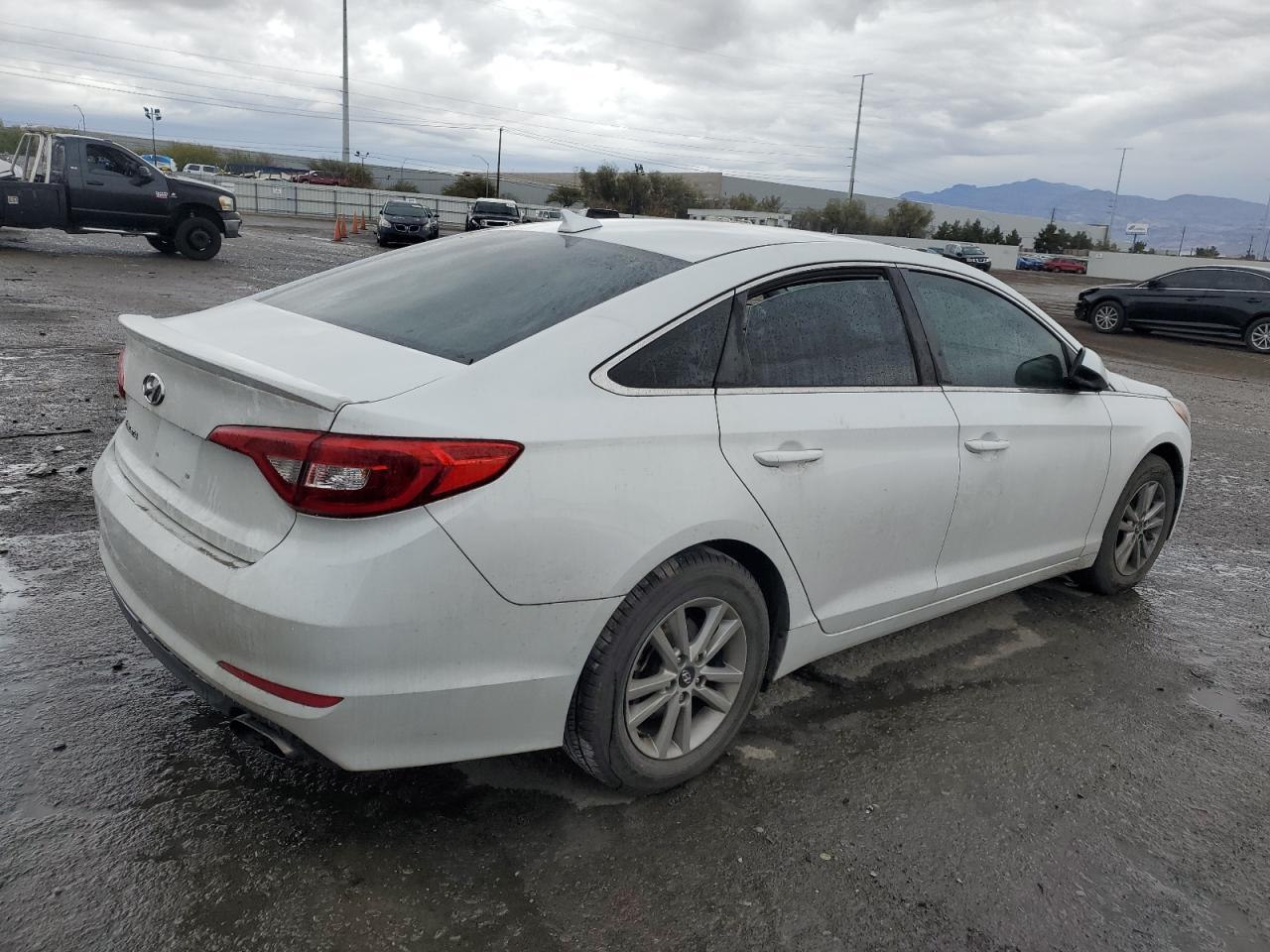 2017 HYUNDAI SONATA SE - Фото 3