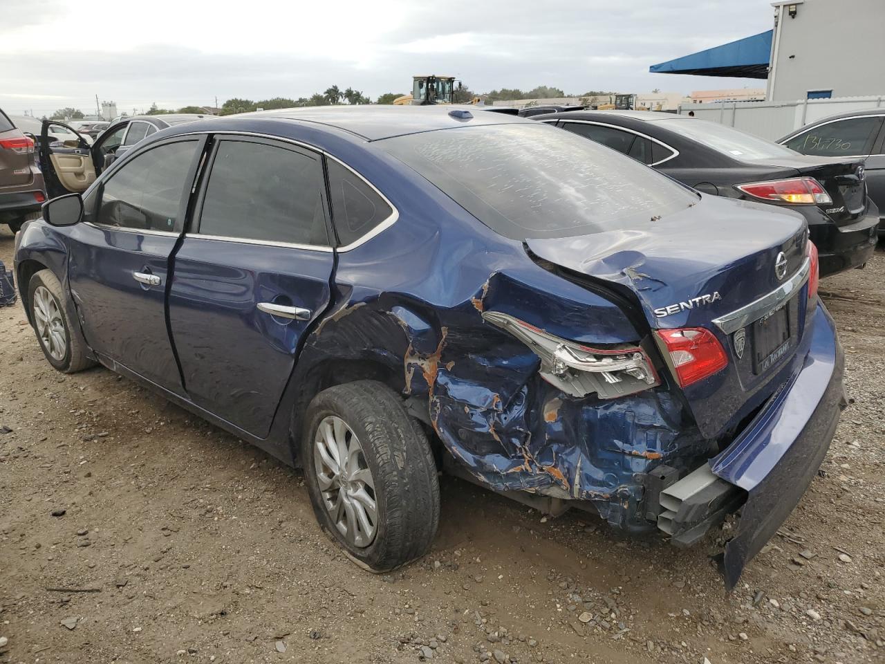 2018 NISSAN SENTRA S - Фото 2