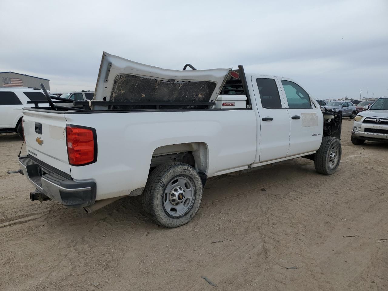 2018 CHEVROLET SILVERADO - Фото 3