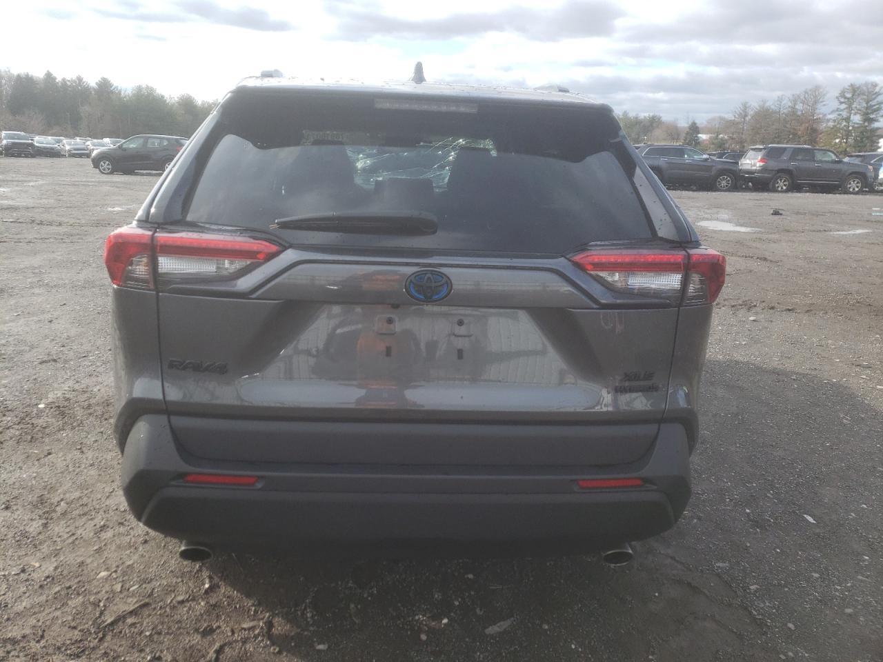 2022 TOYOTA RAV4 XLE - Image 6