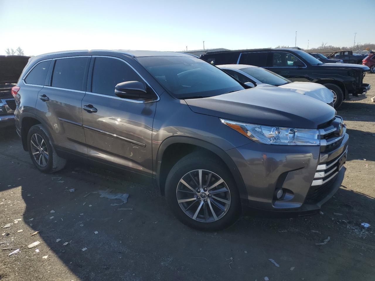 2019 TOYOTA HIGHLANDER - Image 4