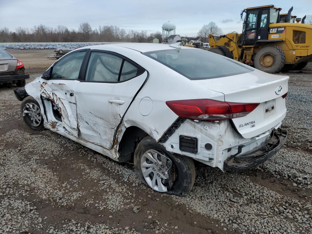 2018 HYUNDAI ELANTRA SE - Image 2