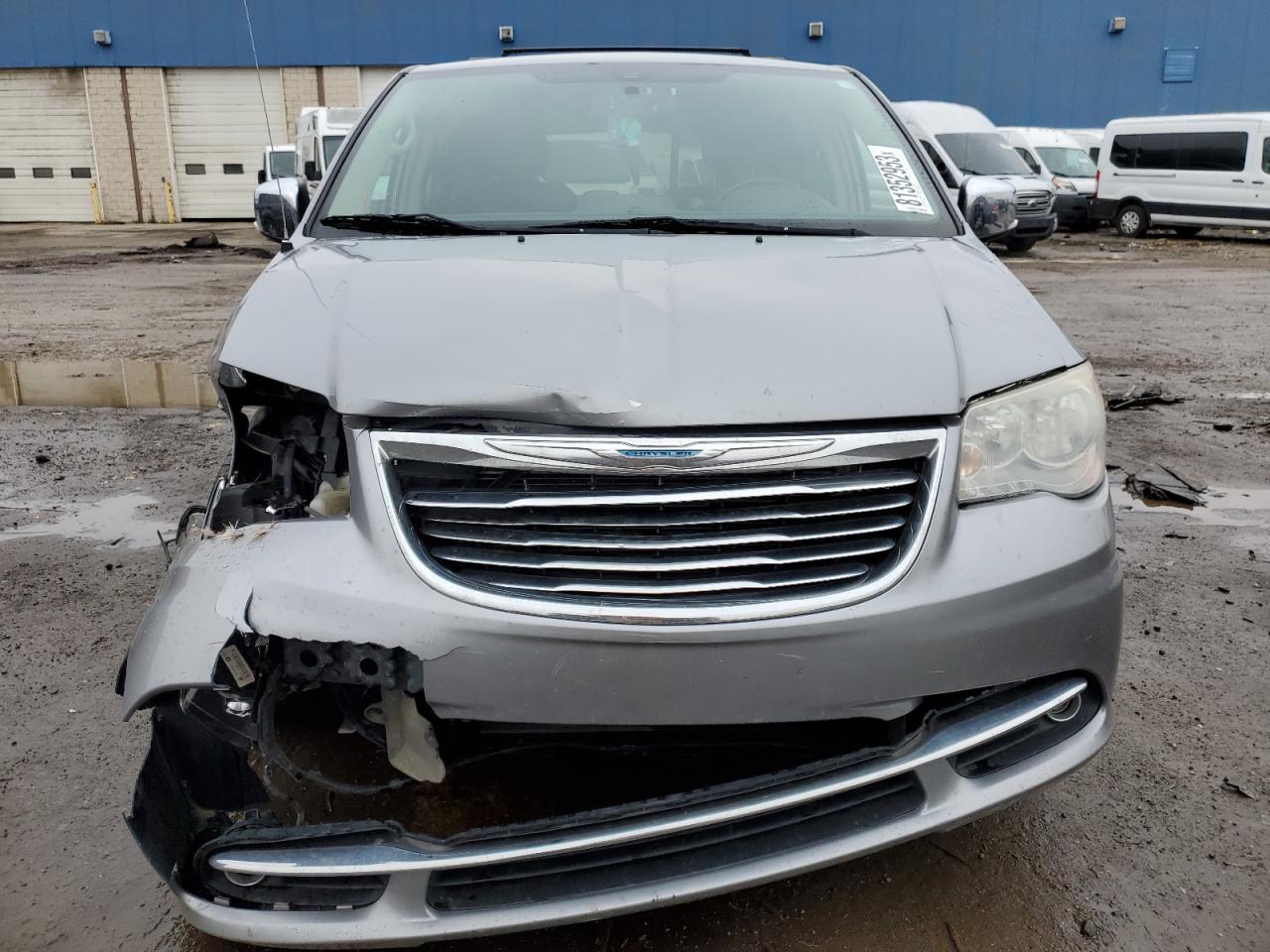 2014 CHRYSLER TOWN & COU - Image 5