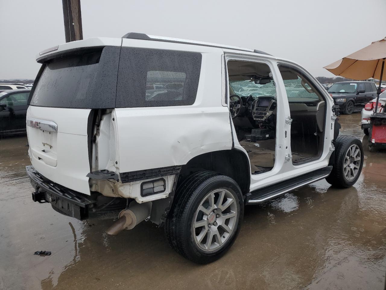 2017 GMC YUKON DENA - Фото 3