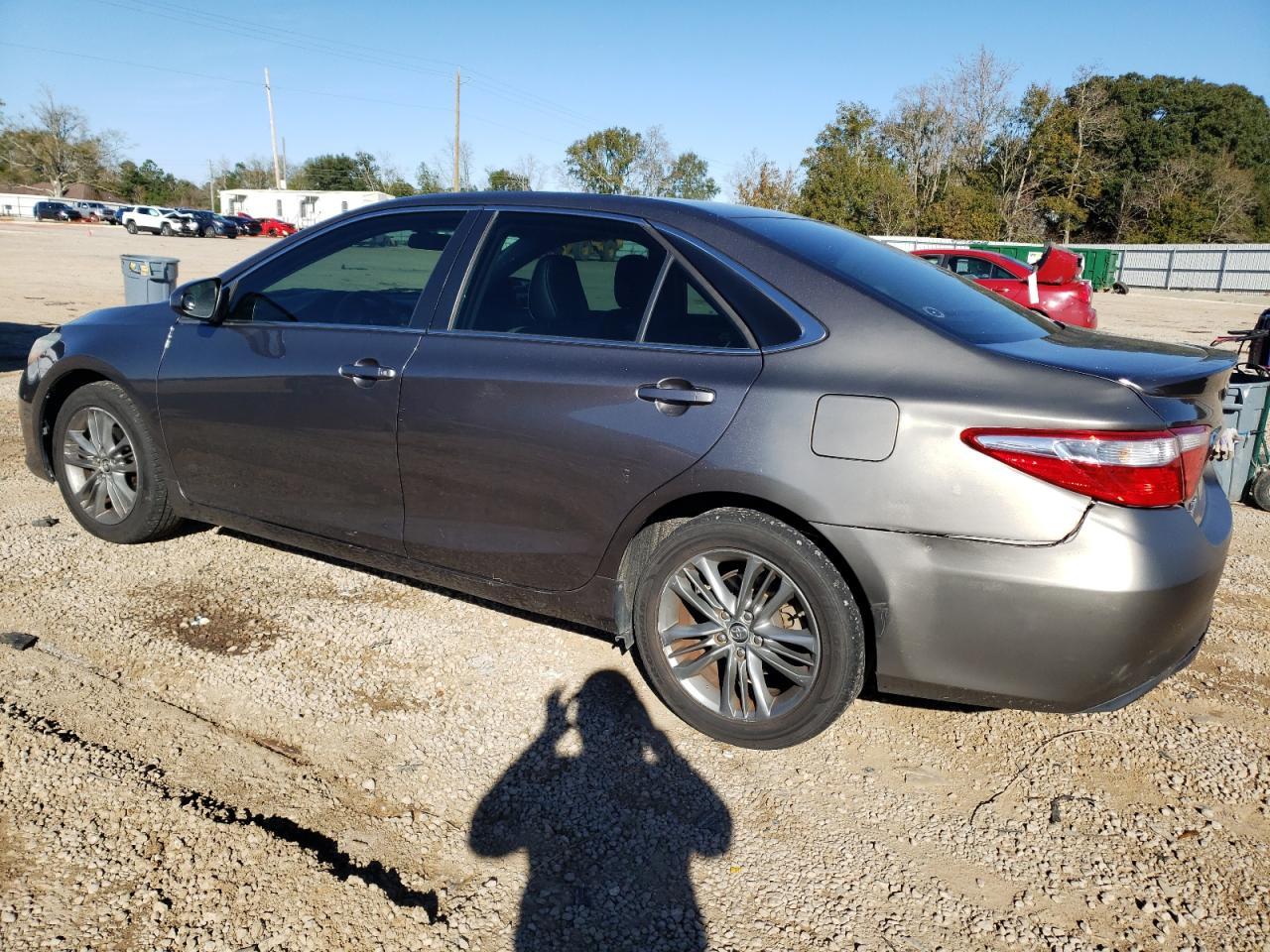 2015 TOYOTA CAMRY LE - Image 2