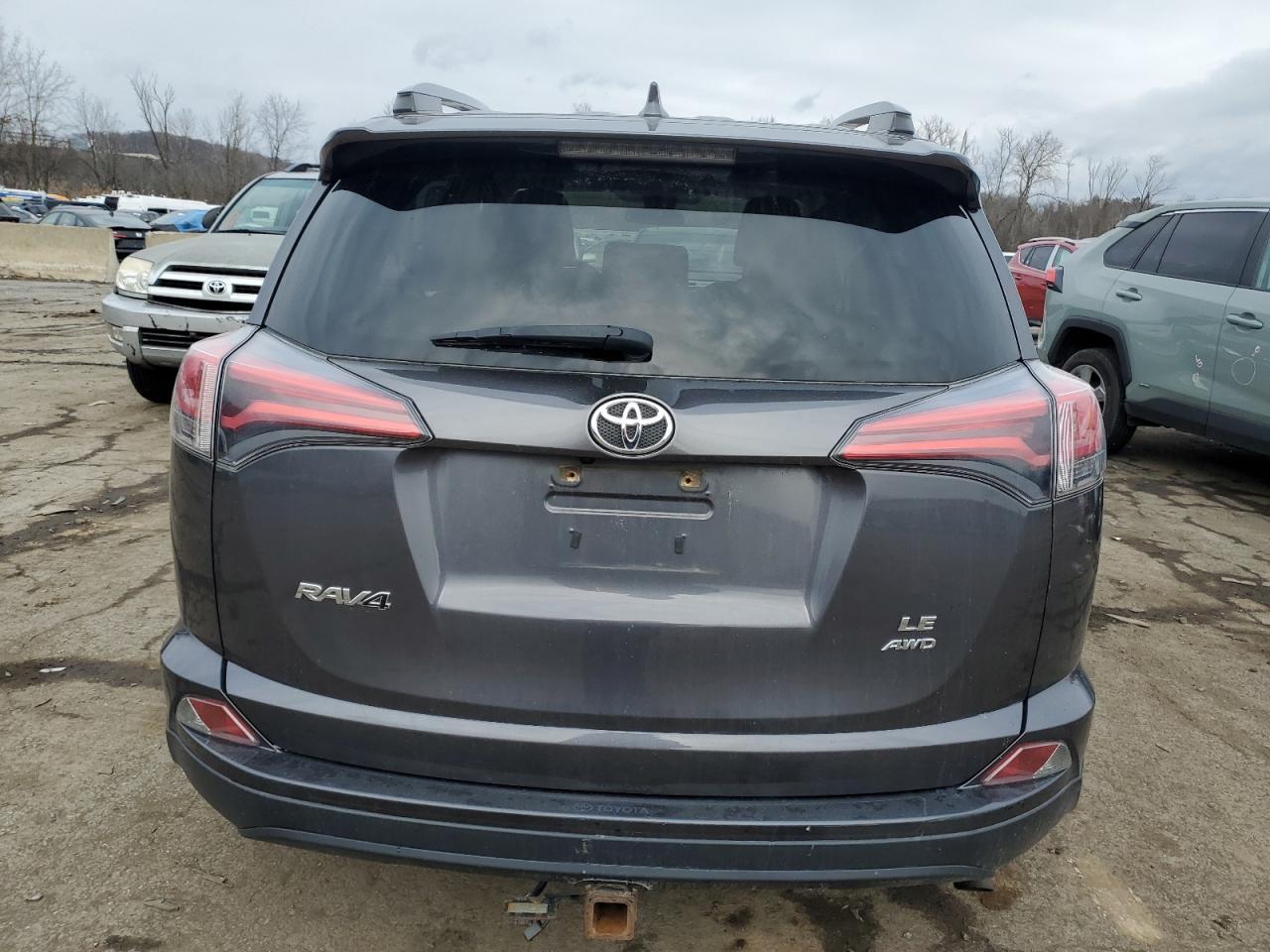 2017 TOYOTA RAV4 LE - Фото 6