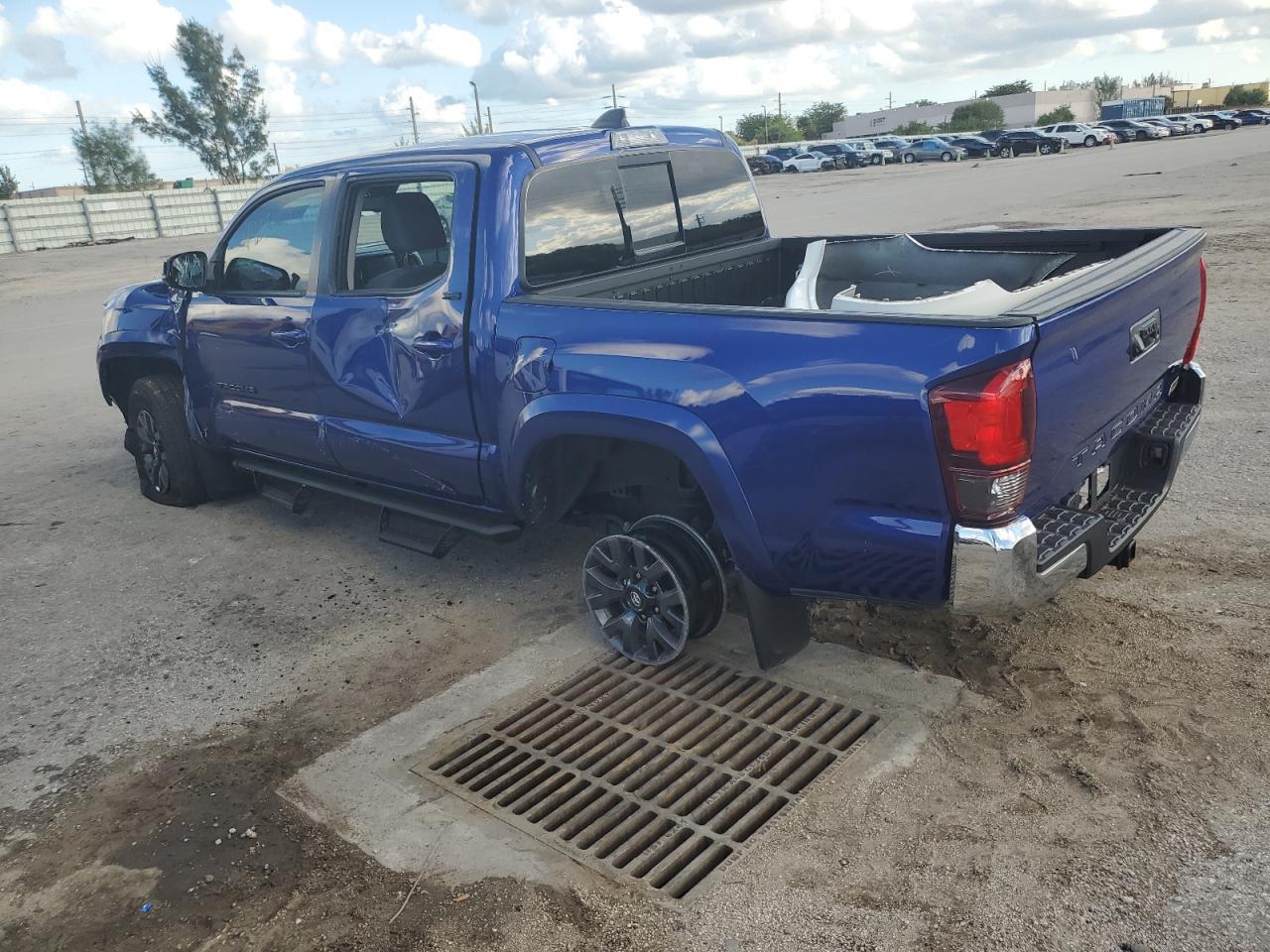 2023 TOYOTA TACOMA DOU - Фото 2