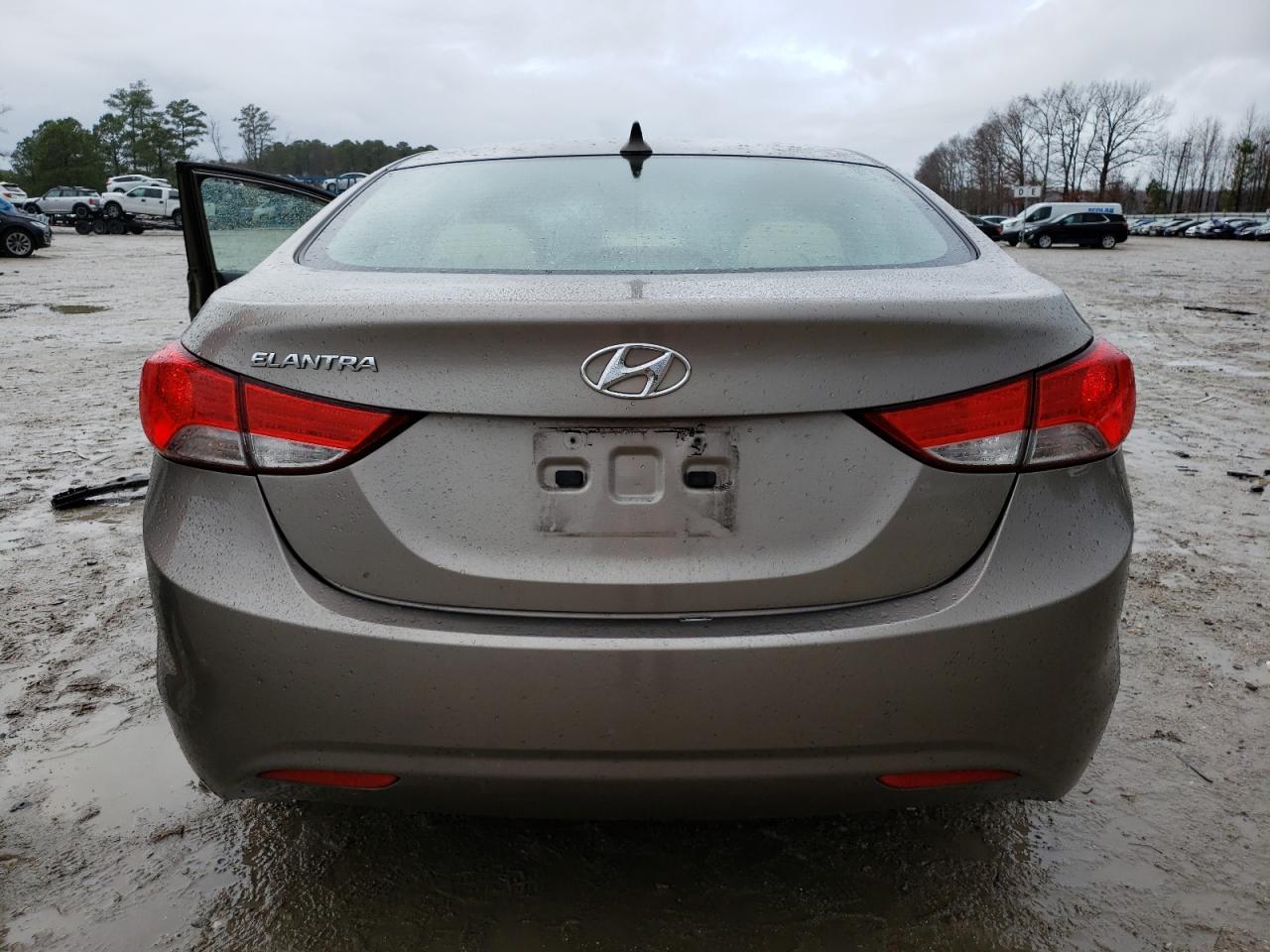 2013 HYUNDAI ELANTRA GL - Фото 6