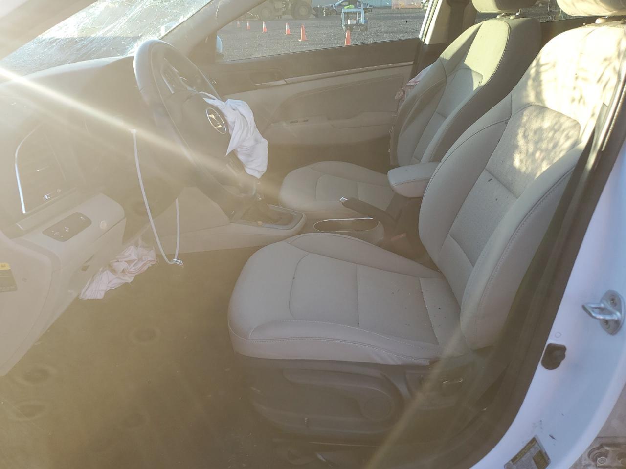 2017 HYUNDAI ELANTRA SE - Image 7