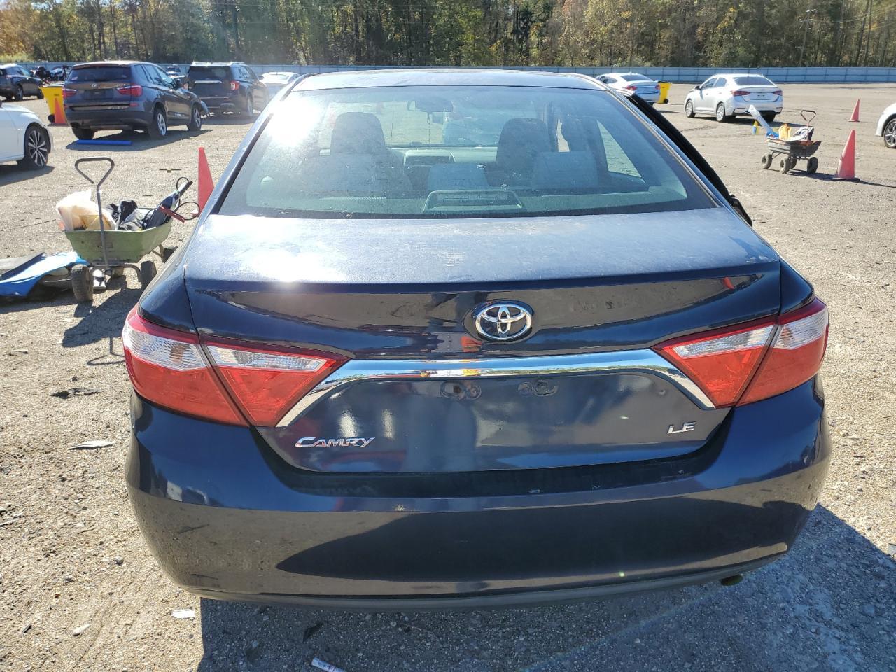 2017 TOYOTA CAMRY LE - Image 6