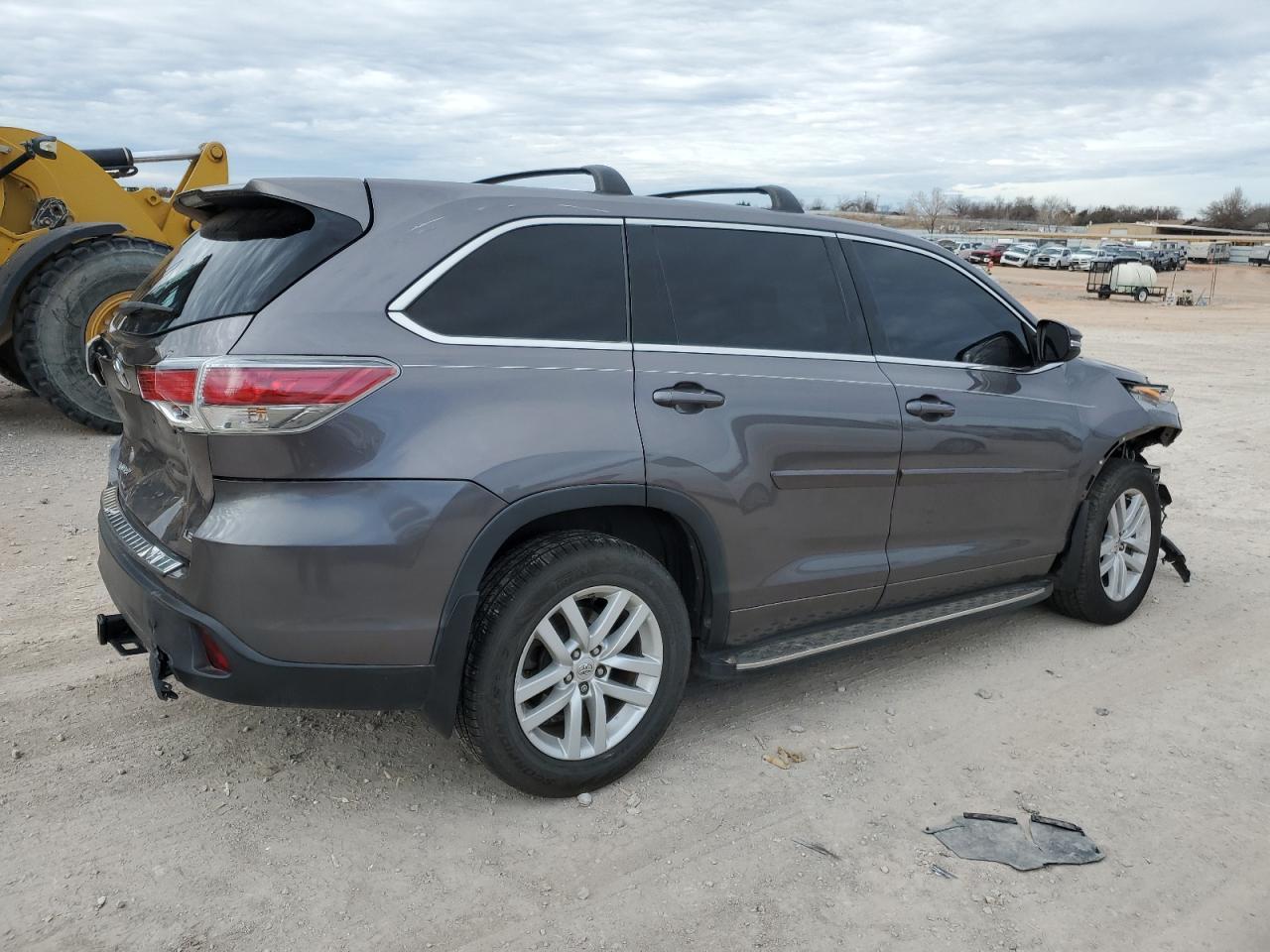 2015 TOYOTA HIGHLANDER - Image 3