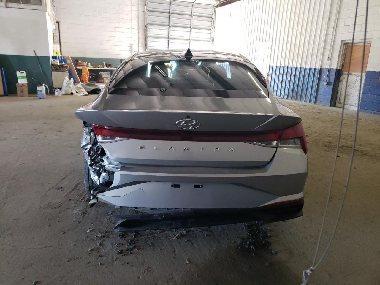 2022 HYUNDAI ELANTRA SE - Image 6