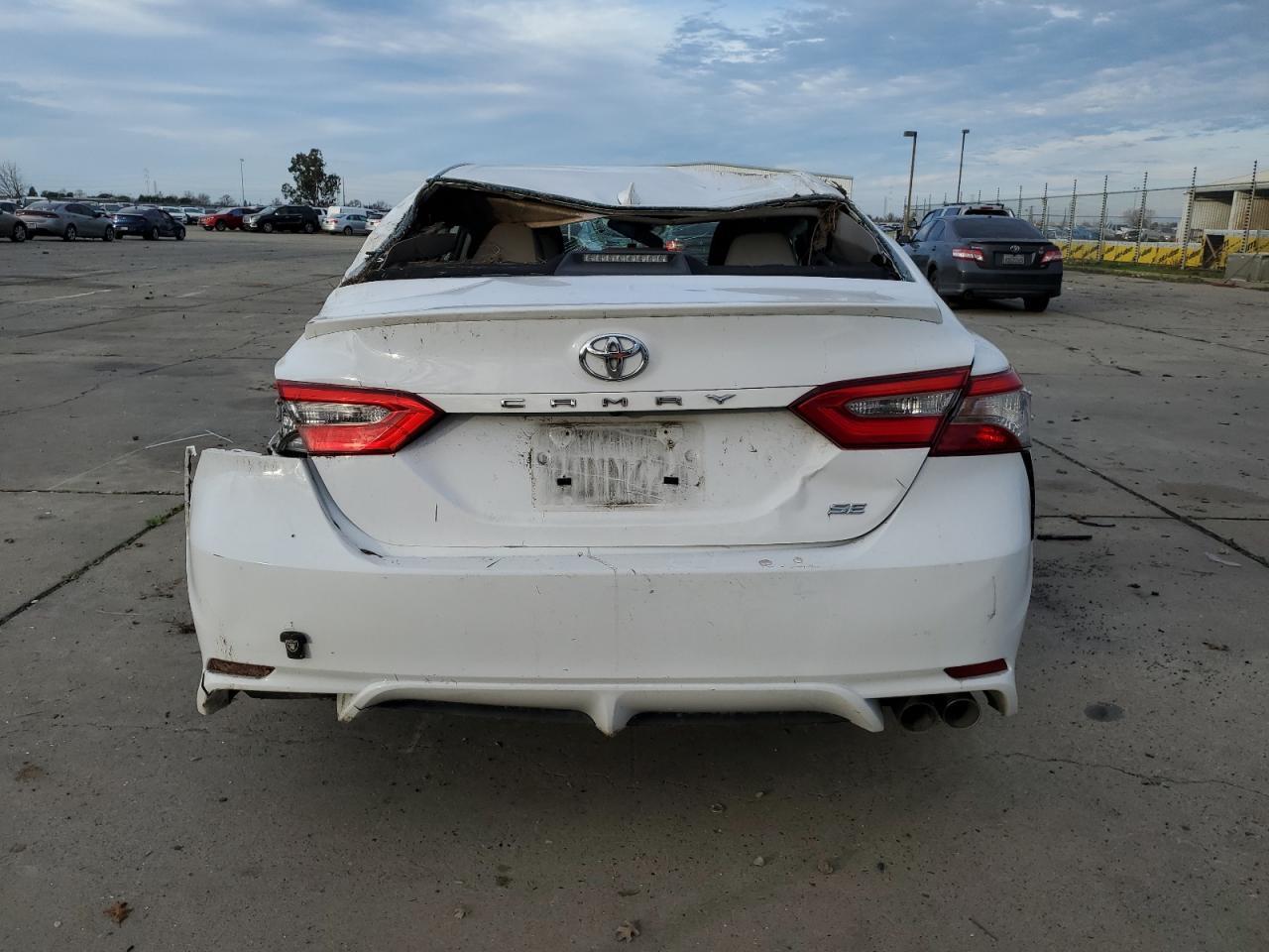 2019 TOYOTA CAMRY L - Фото 6