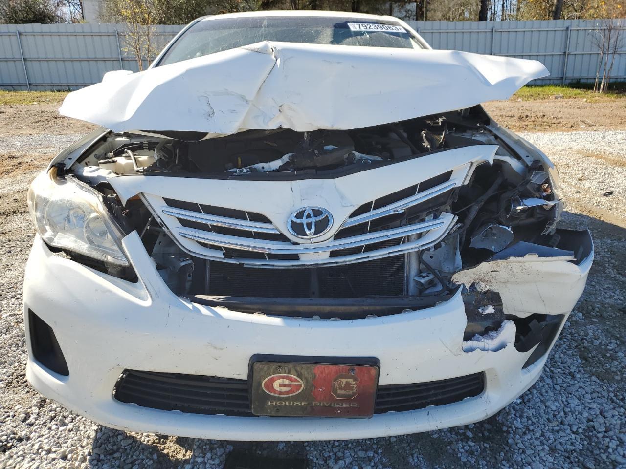 2013 TOYOTA COROLLA BA - Фото 5