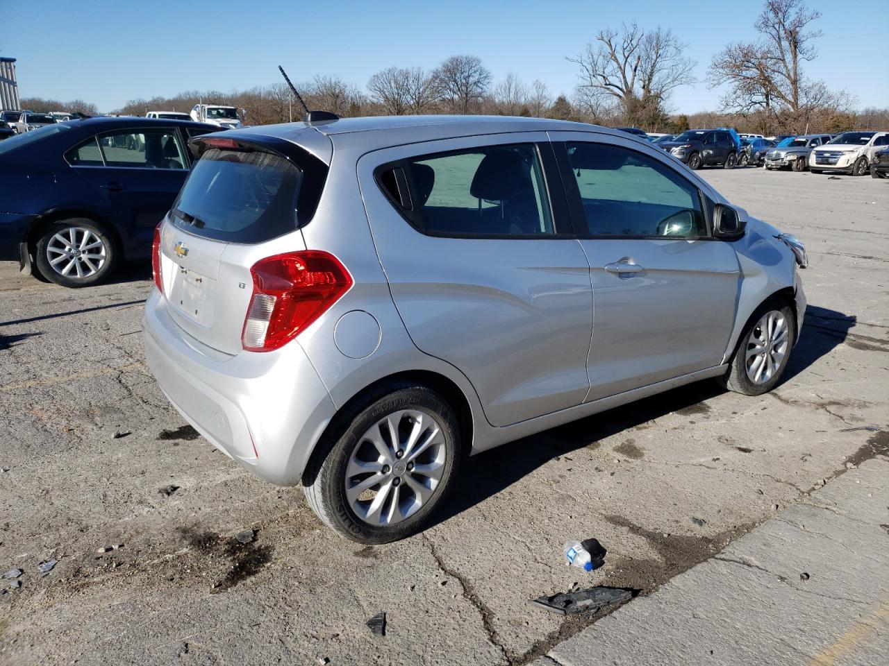 2021 CHEVROLET SPARK 1LT - Фото 3