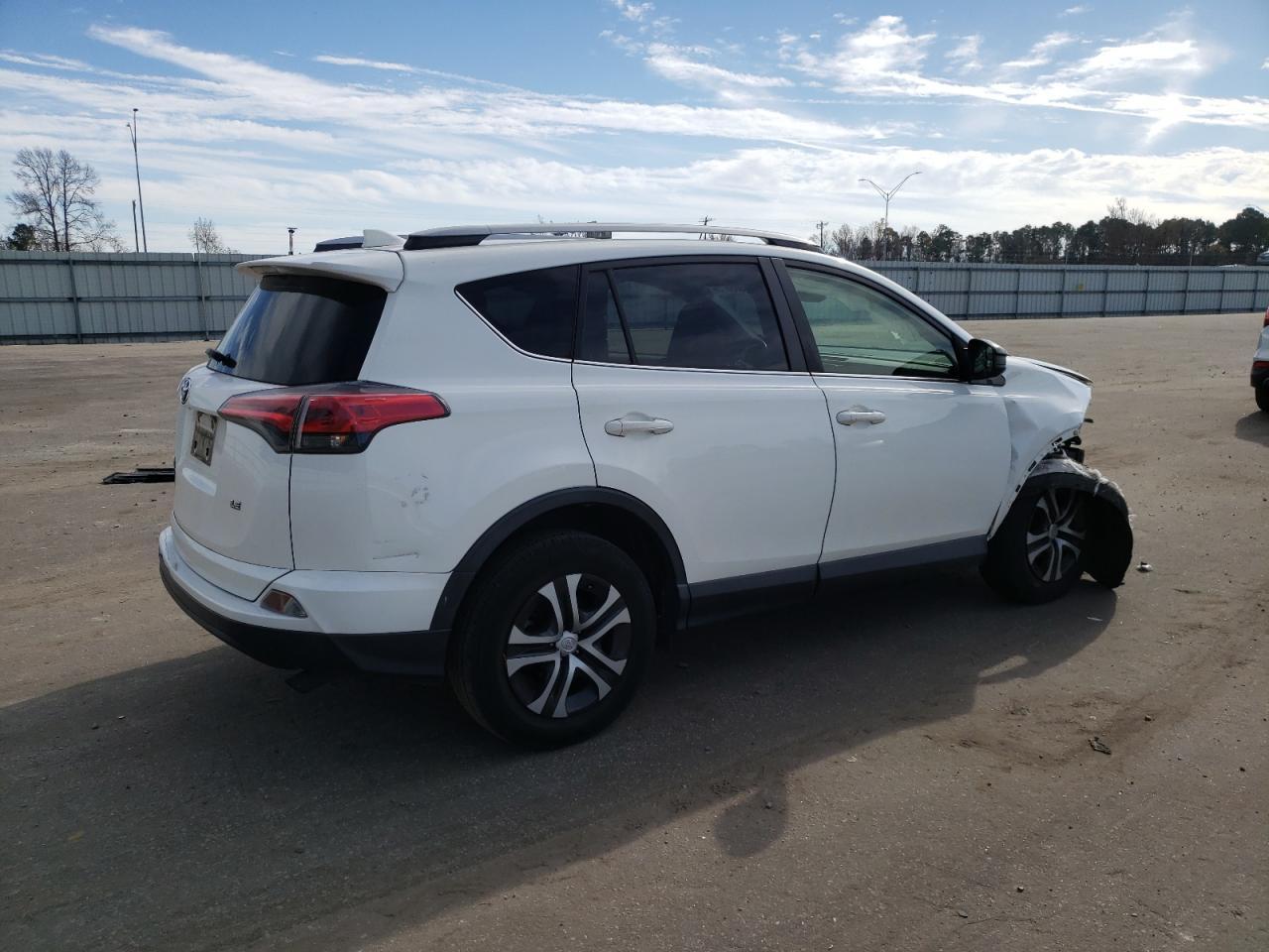 2017 TOYOTA RAV4 LE - Image 3