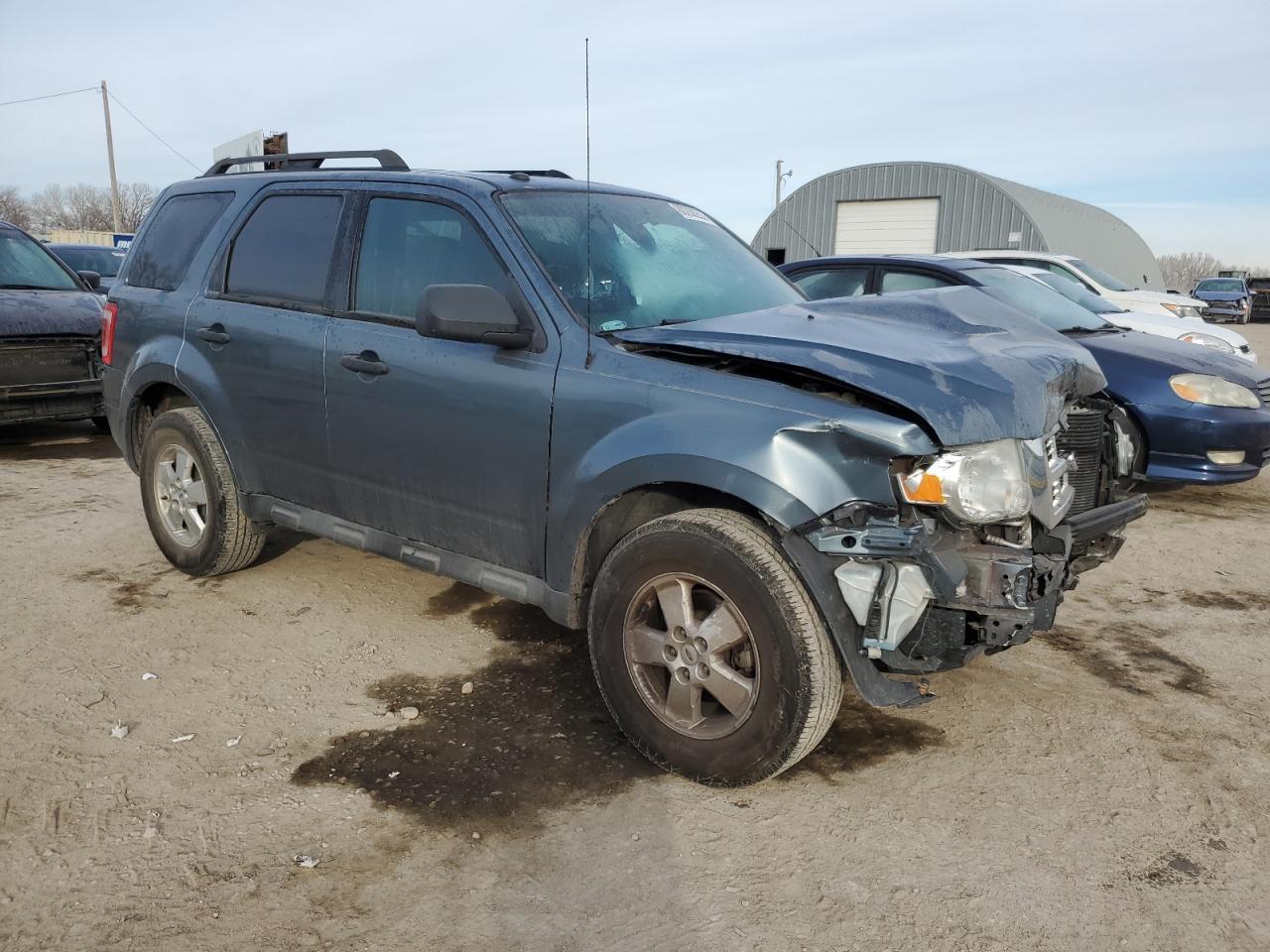 2010 FORD ESCAPE XLT - Image 4