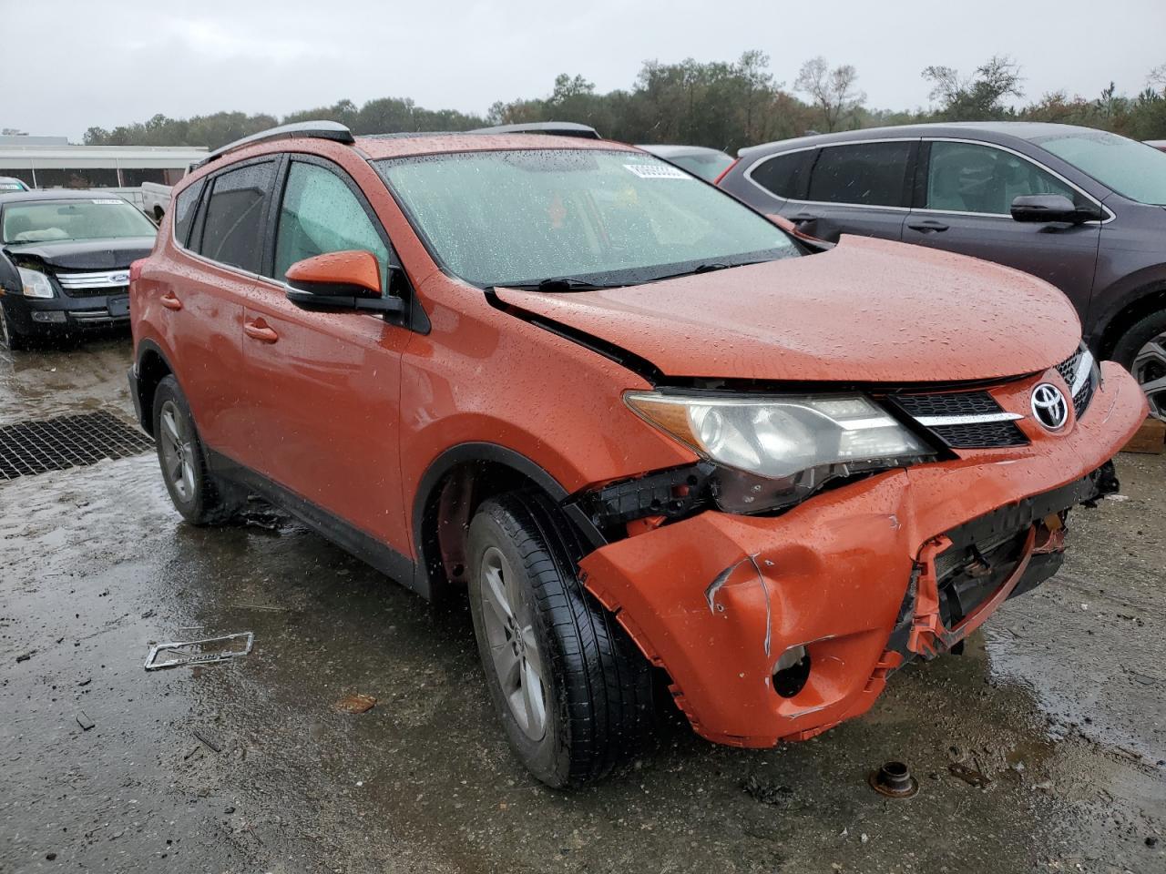 2015 TOYOTA RAV4 XLE - Image 4