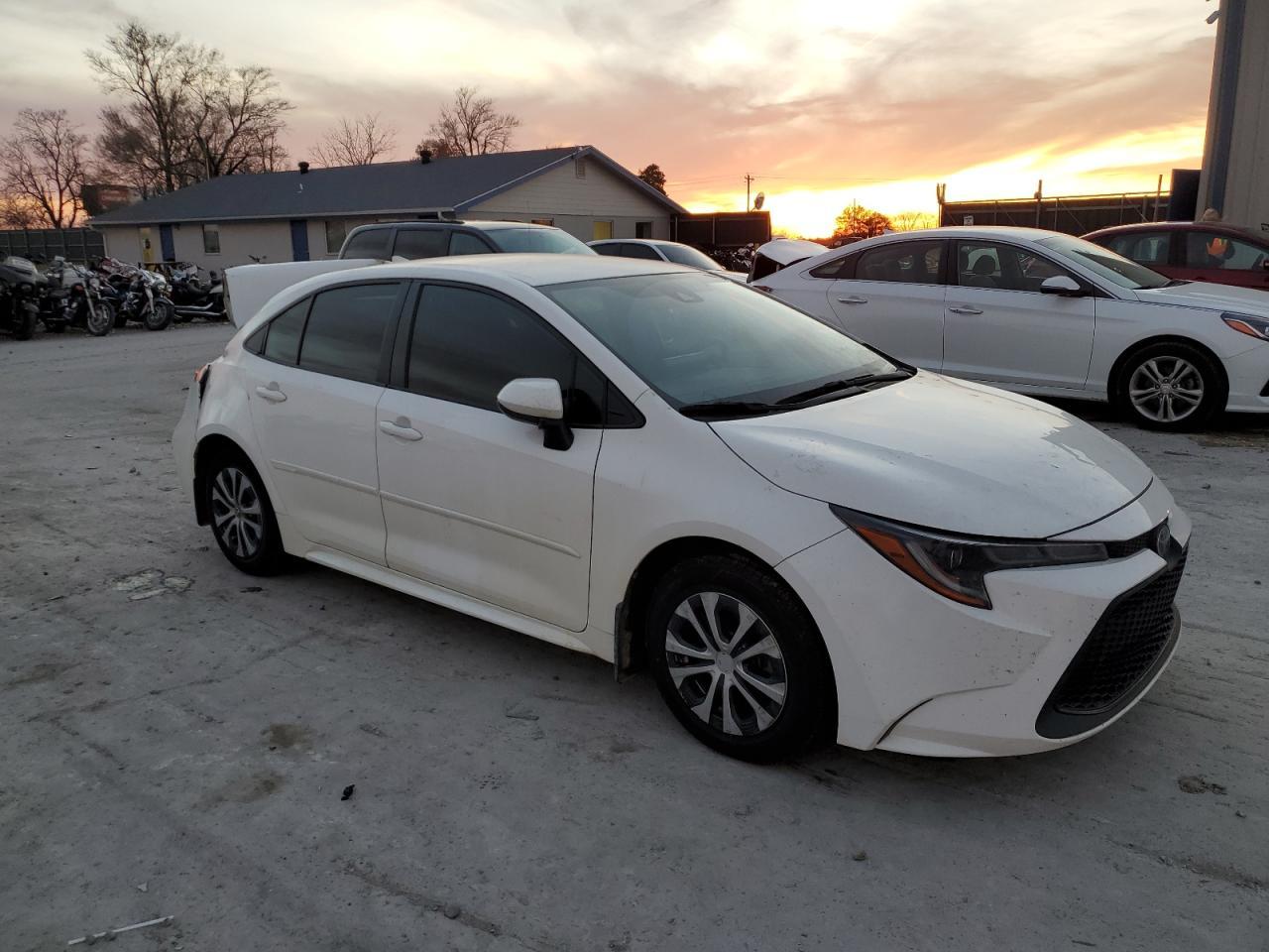 2022 TOYOTA COROLLA LE - Image 4