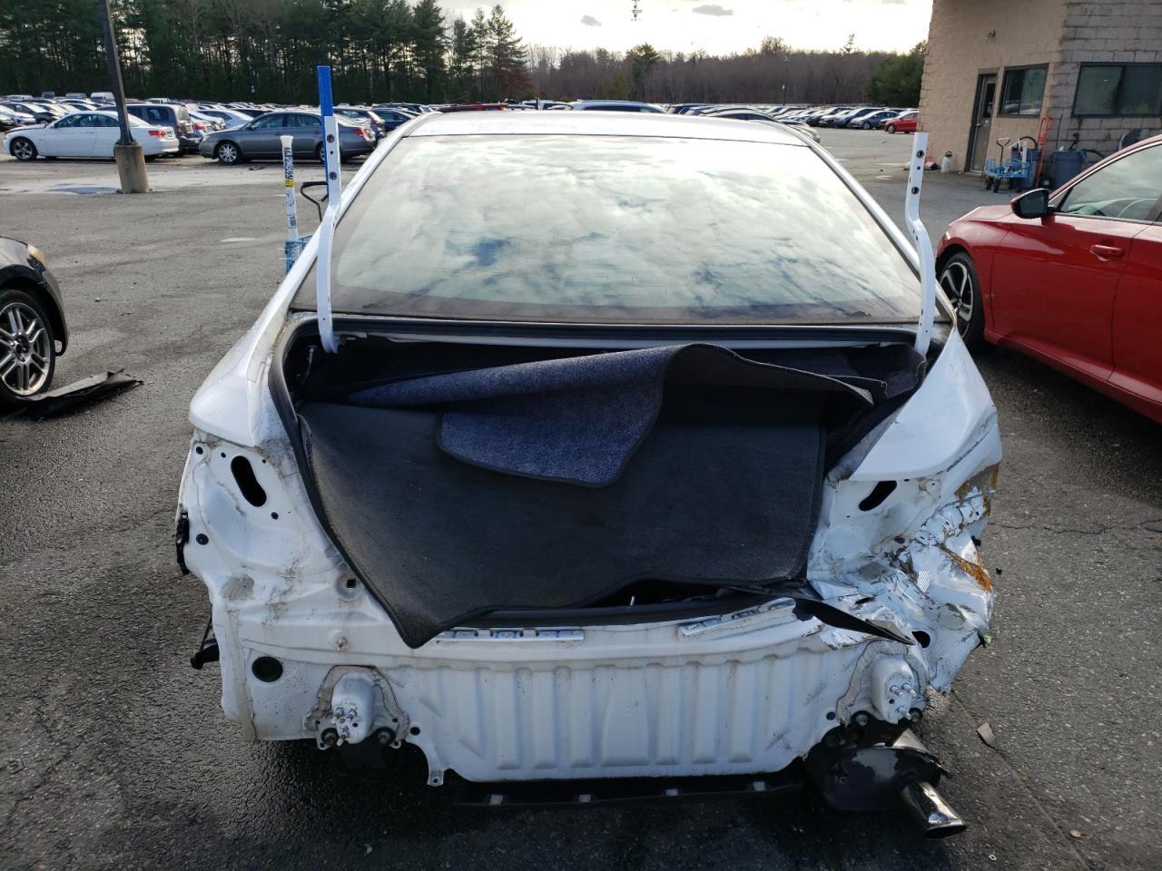 2017 TOYOTA CAMRY LE - Image 6