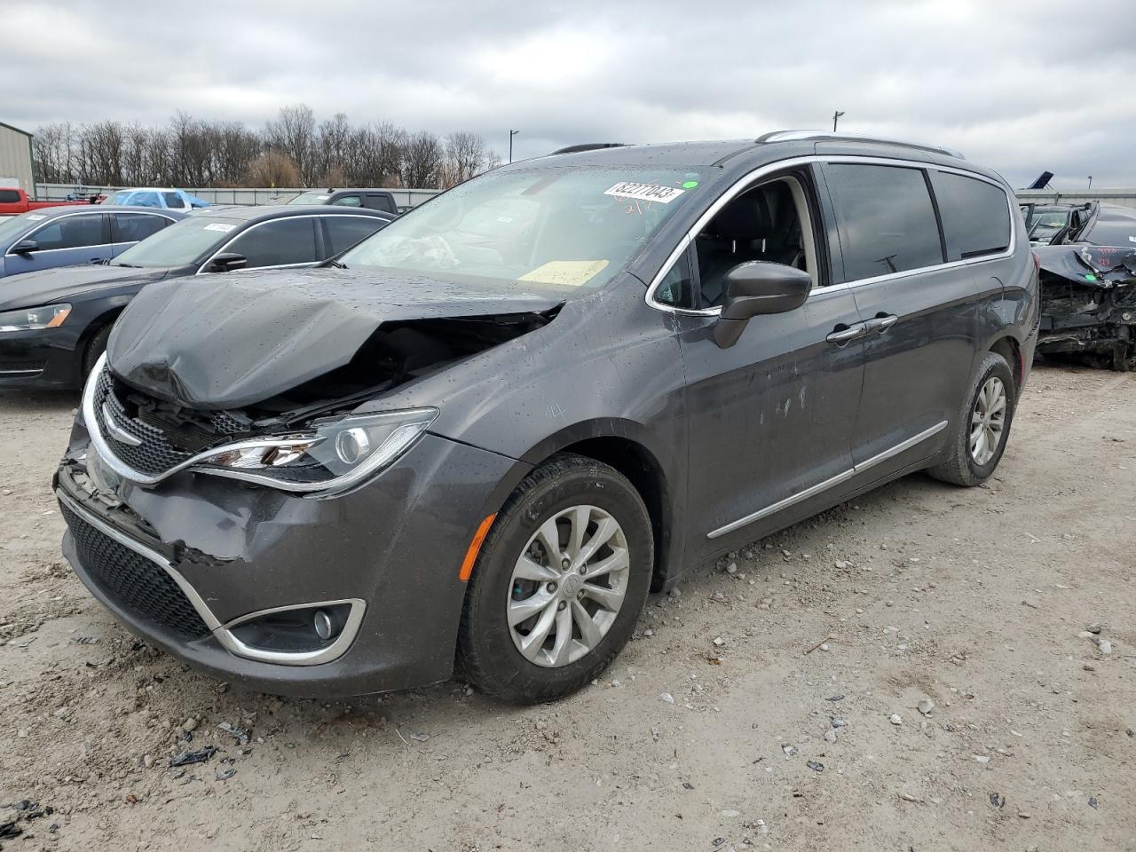 2019 CHRYSLER PACIFICA T car image