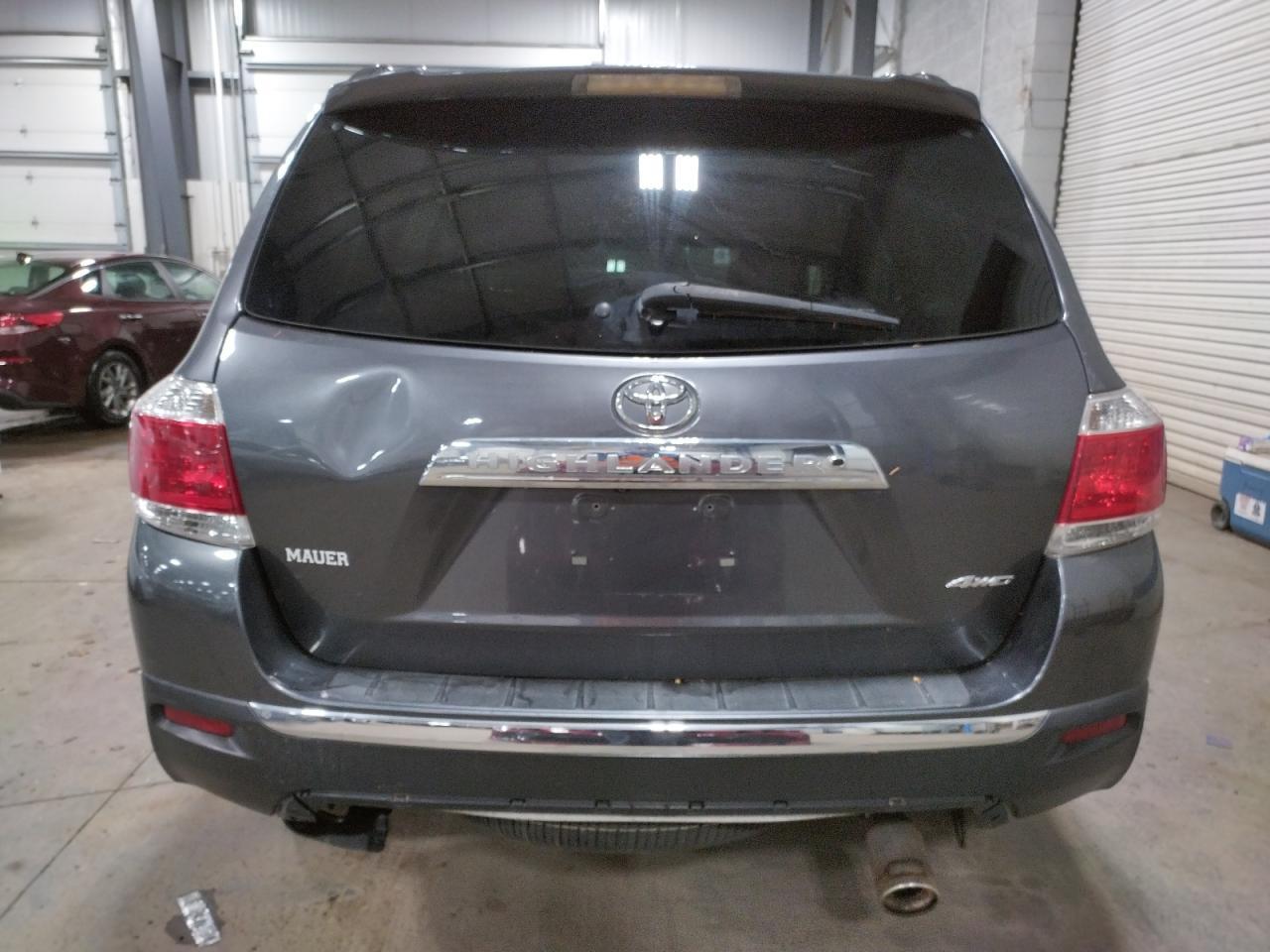 2011 TOYOTA HIGHLANDER - Image 6