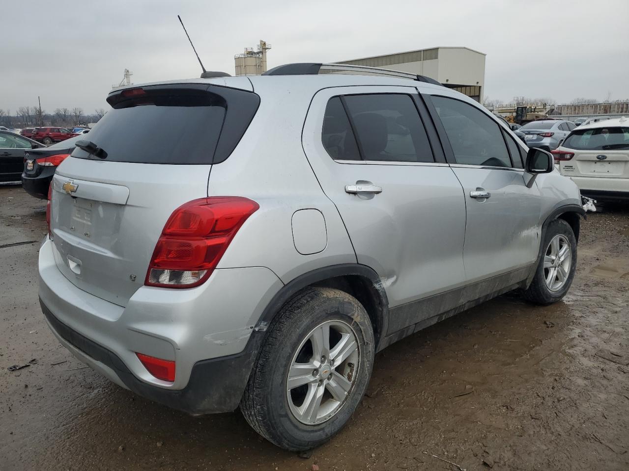 2018 CHEVROLET TRAX 1LT - Фото 3