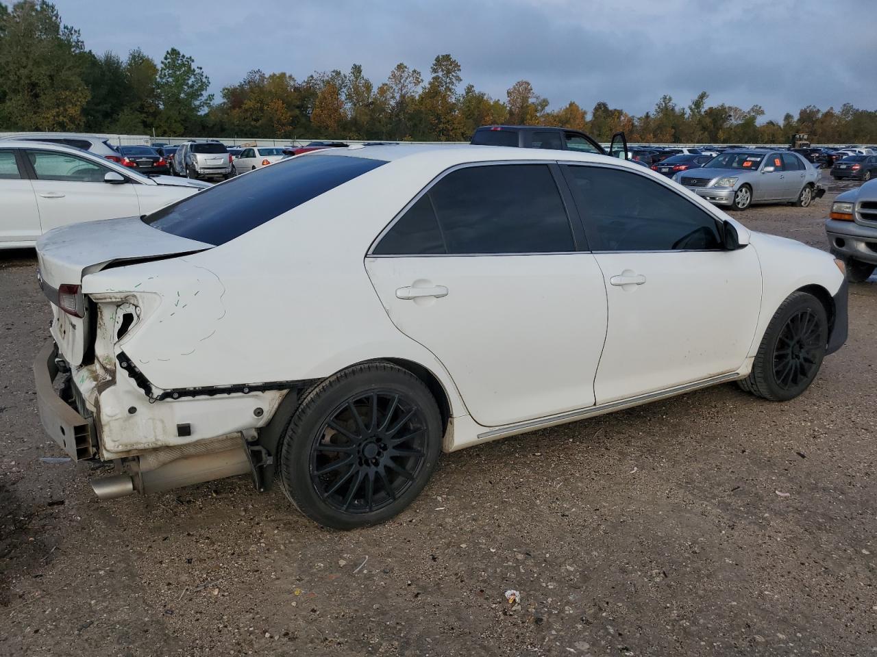 2014 TOYOTA CAMRY L - Image 3