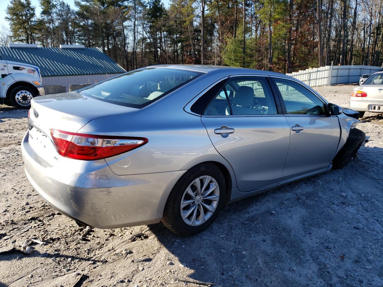 2016 TOYOTA CAMRY LE - Image 3