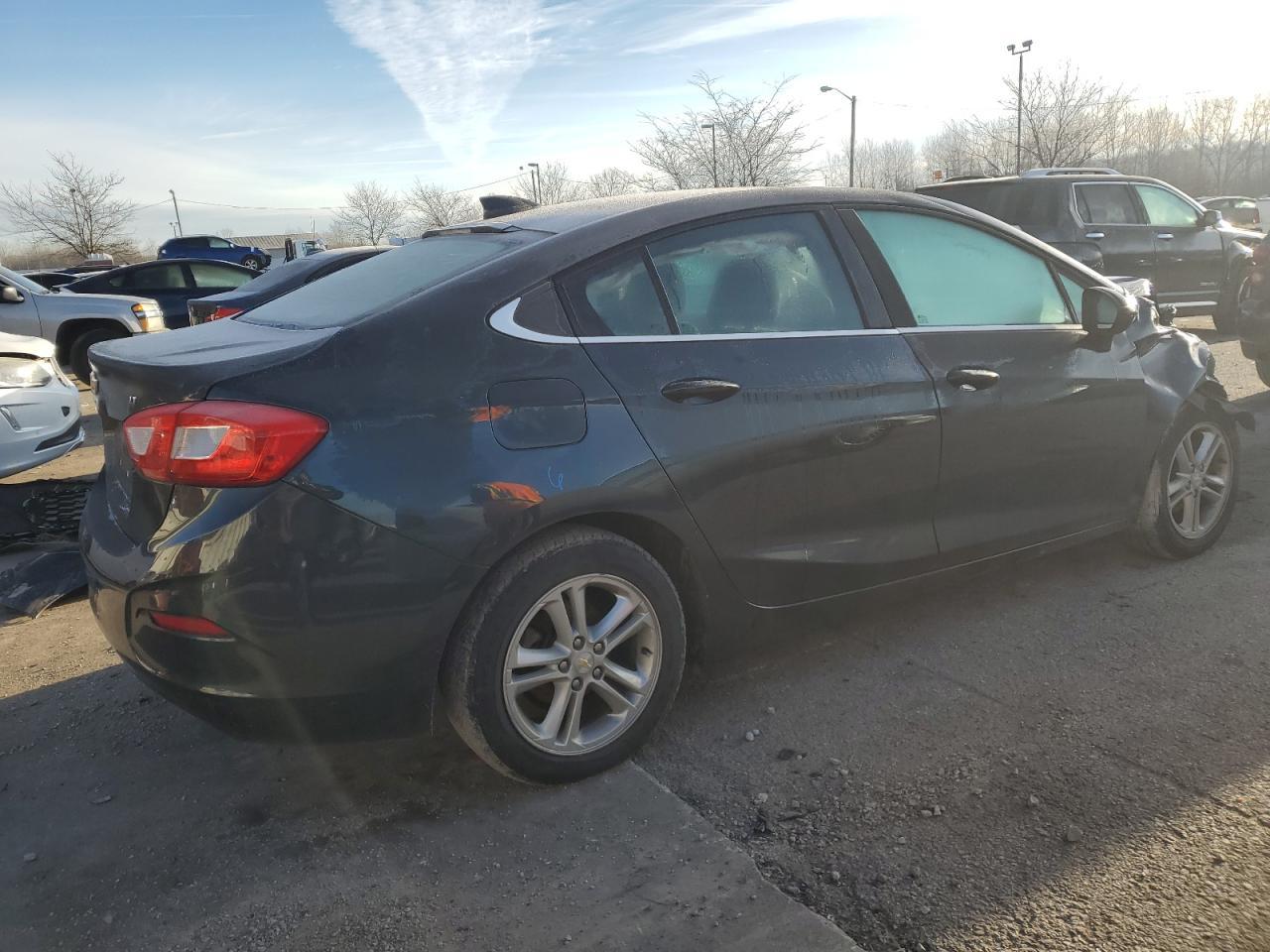 2017 CHEVROLET CRUZE LT - Image 3