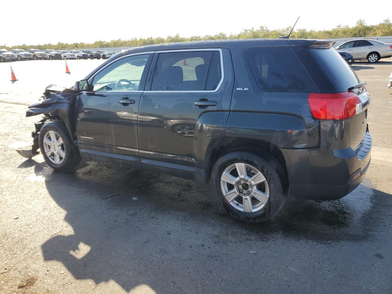 2013 GMC TERRAIN SL - Фото 2