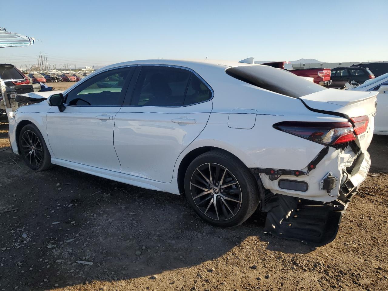 2021 TOYOTA CAMRY SE - Фото 2