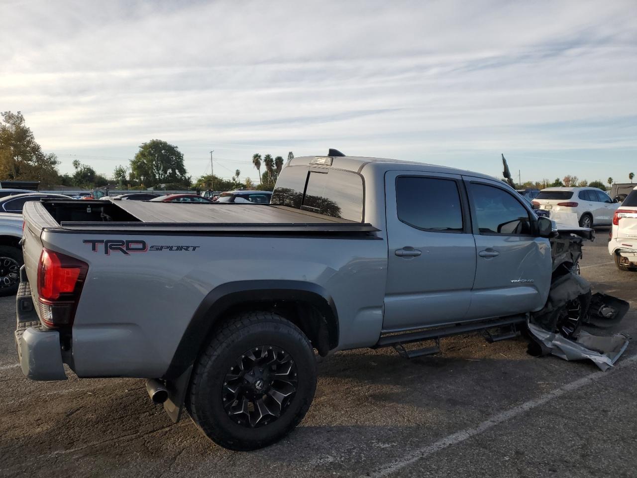 2018 TOYOTA TACOMA DOU - Фото 3