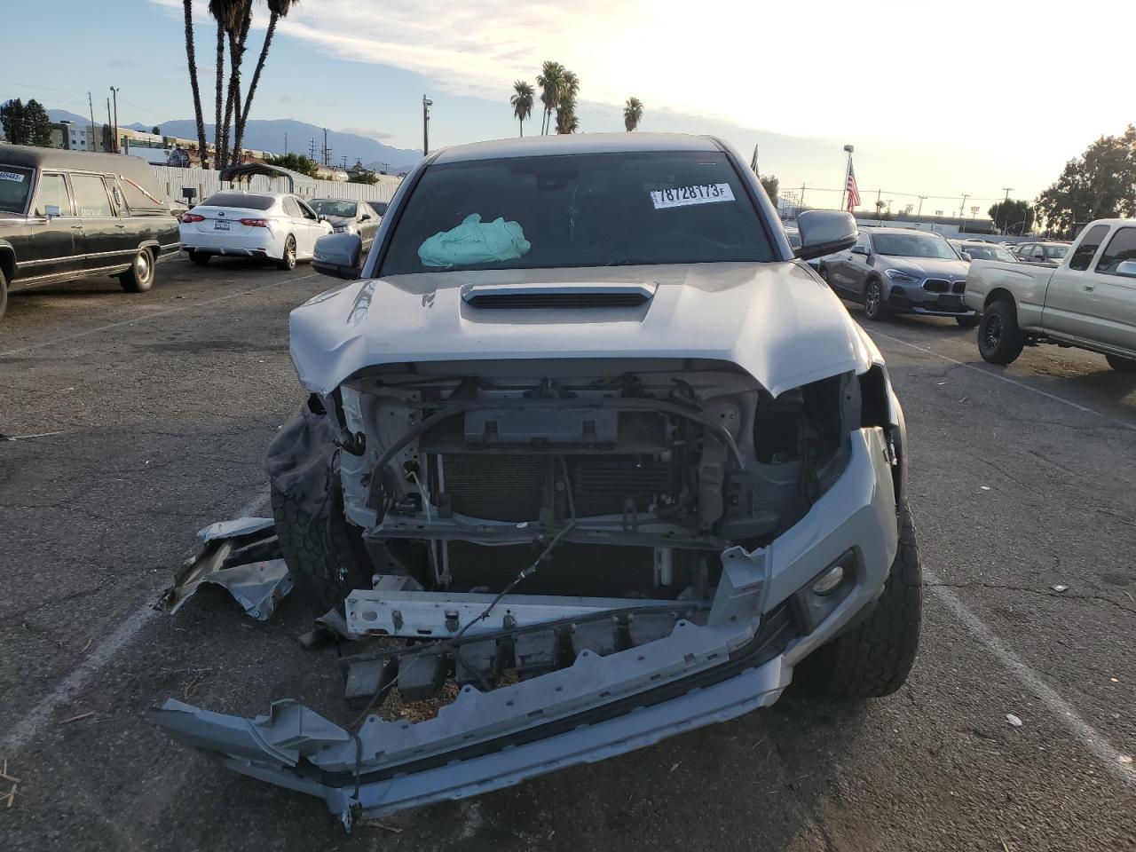 2018 TOYOTA TACOMA DOU - Фото 5