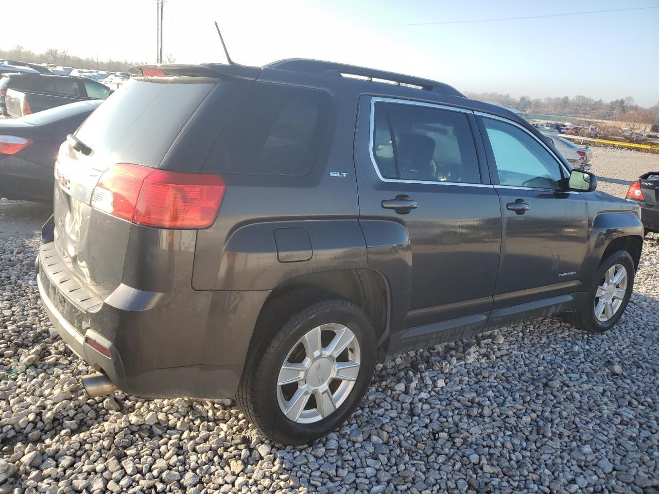 2013 GMC TERRAIN SL - Image 3