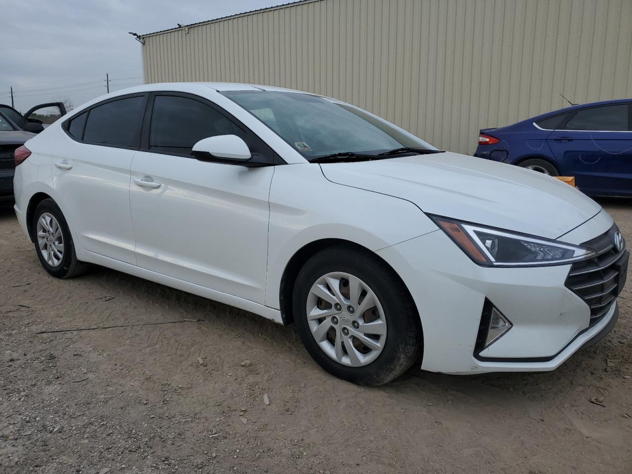 2019 HYUNDAI ELANTRA SE - Фото 4