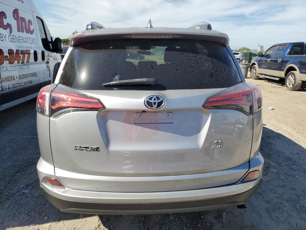 2016 TOYOTA RAV4 LE - Фото 6