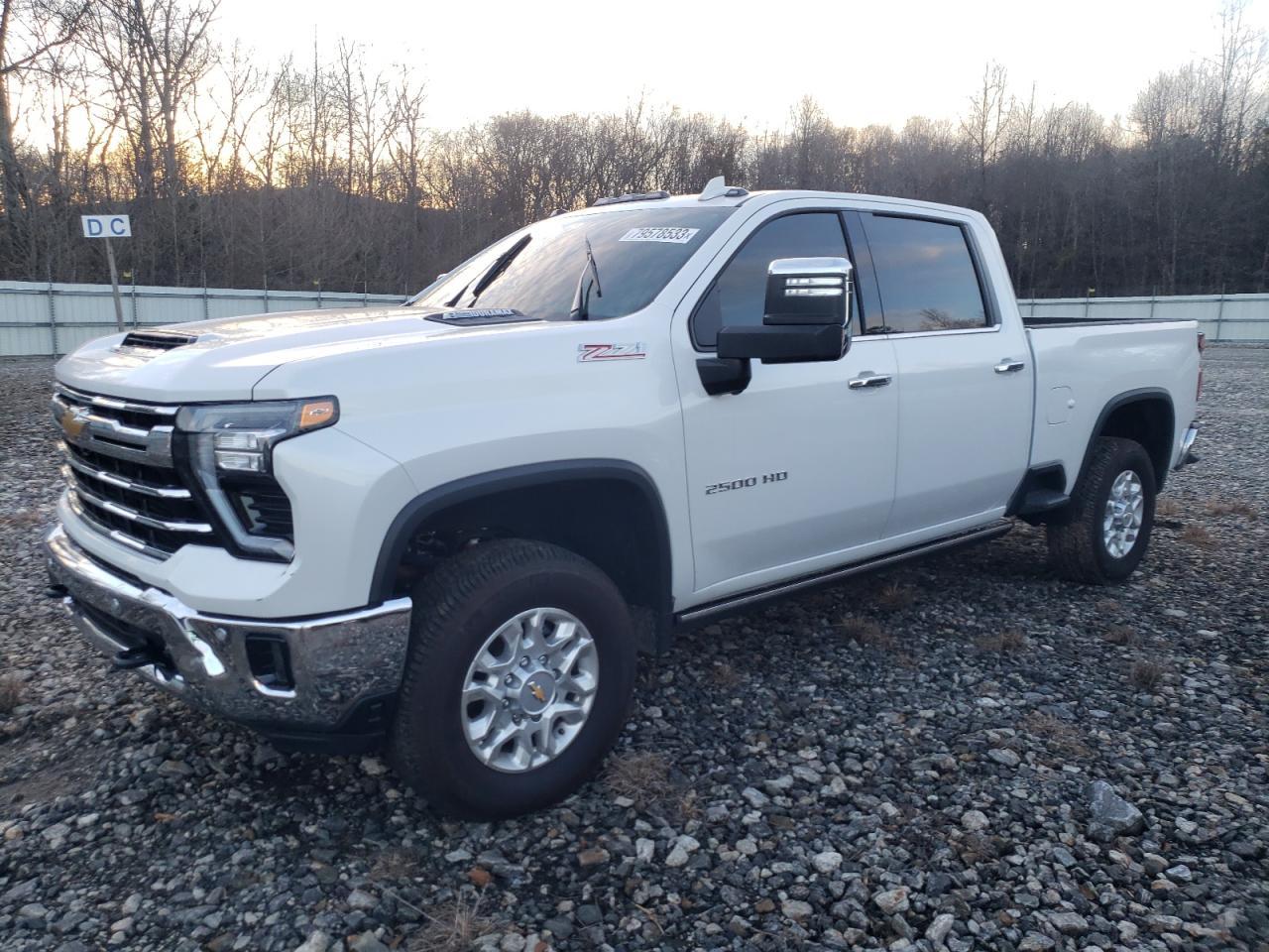 2024 CHEVROLET SILVERADO car image