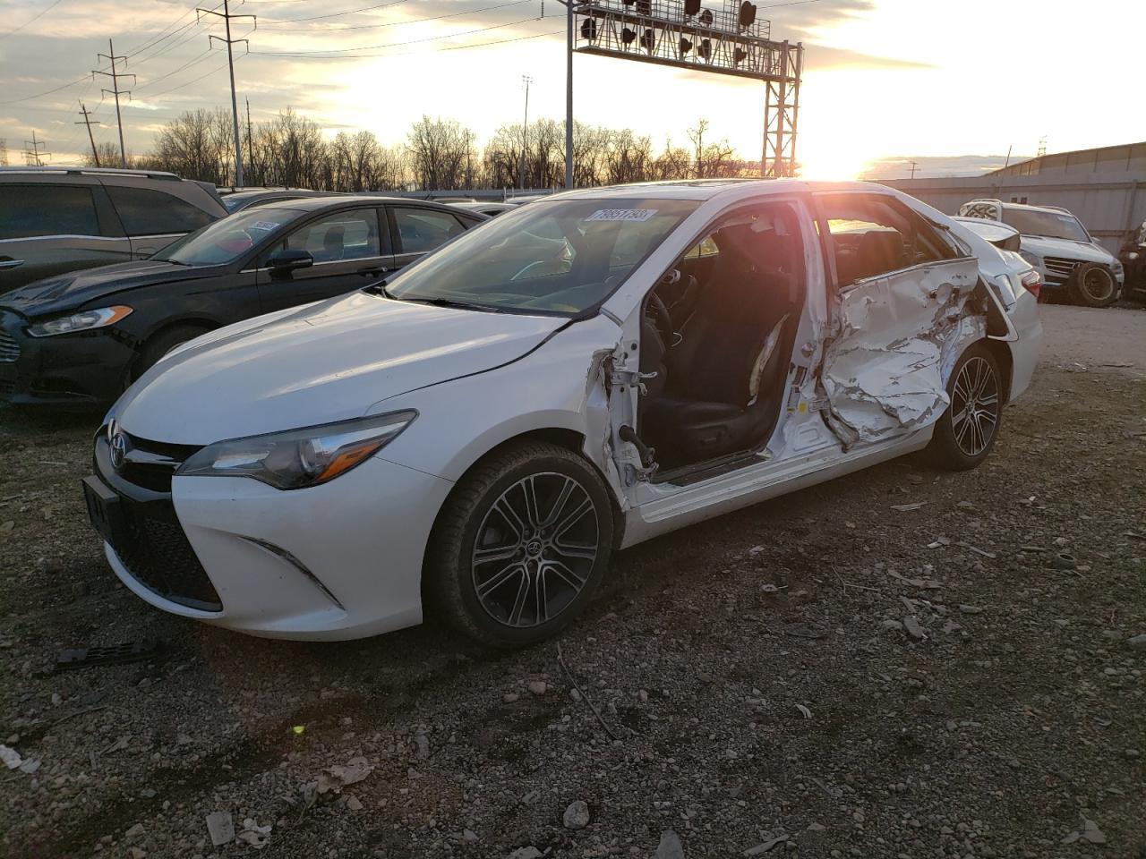 2016 TOYOTA CAMRY LE car image