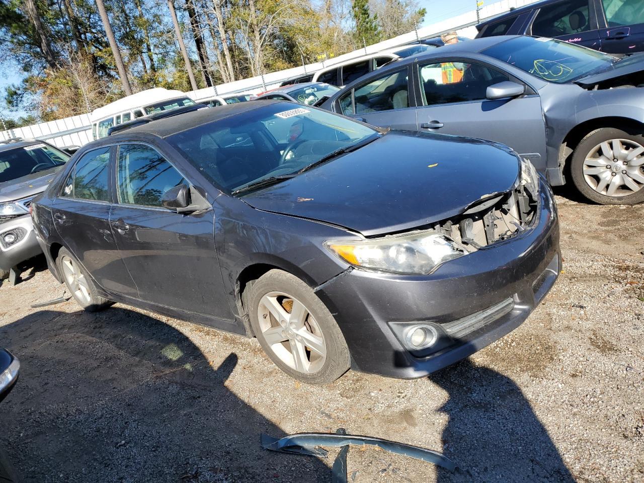 2014 TOYOTA CAMRY L - Image 4