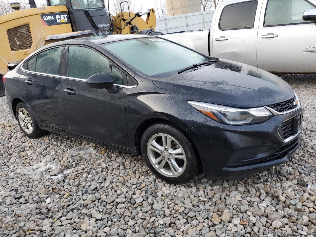 2017 CHEVROLET CRUZE LT - Image 4
