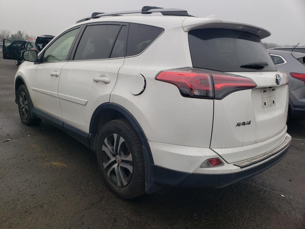 2017 TOYOTA RAV4 LE - Фото 2
