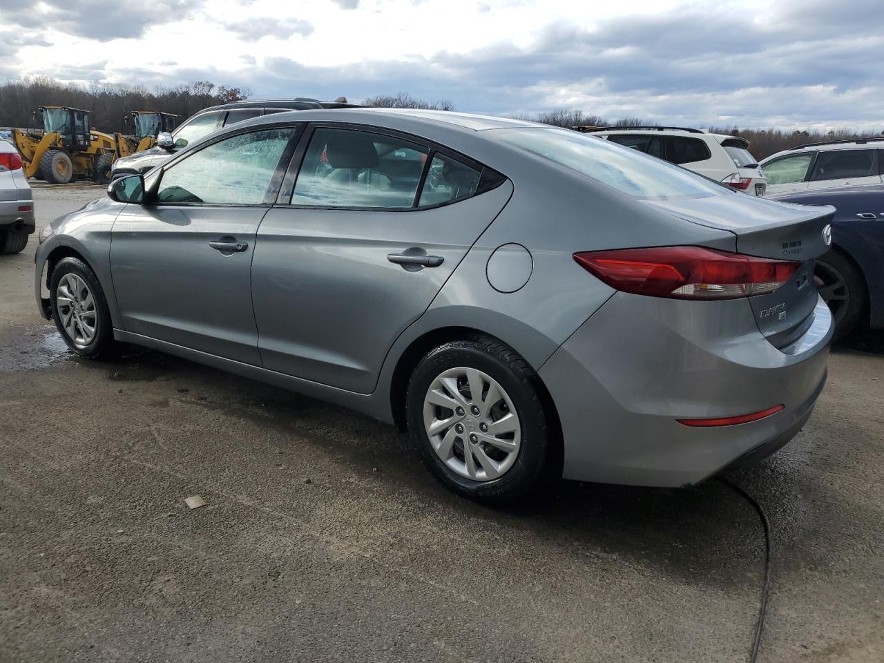 2018 HYUNDAI ELANTRA SE - Фото 2