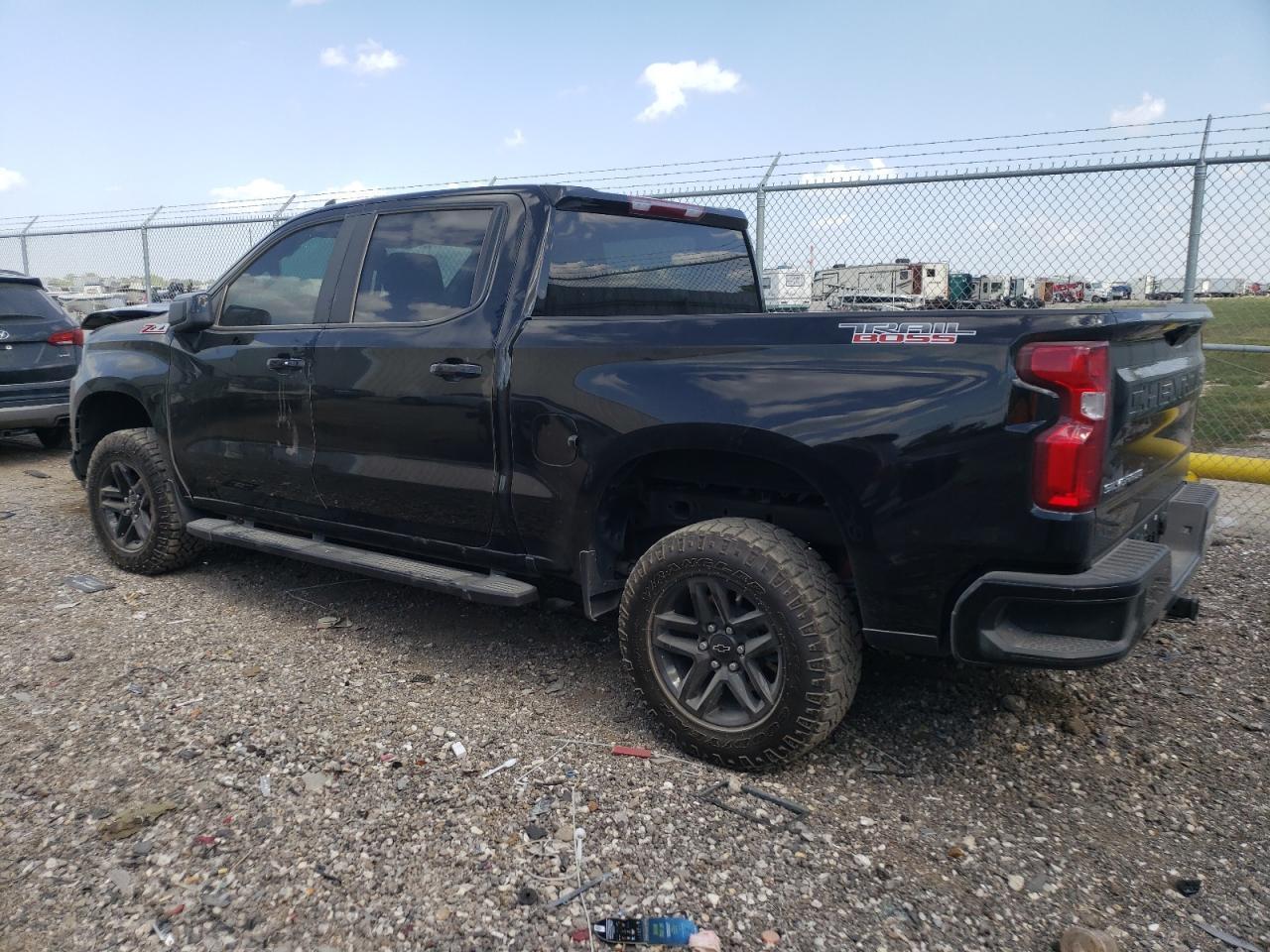 2021 CHEVROLET SILVERADO - Фото 2