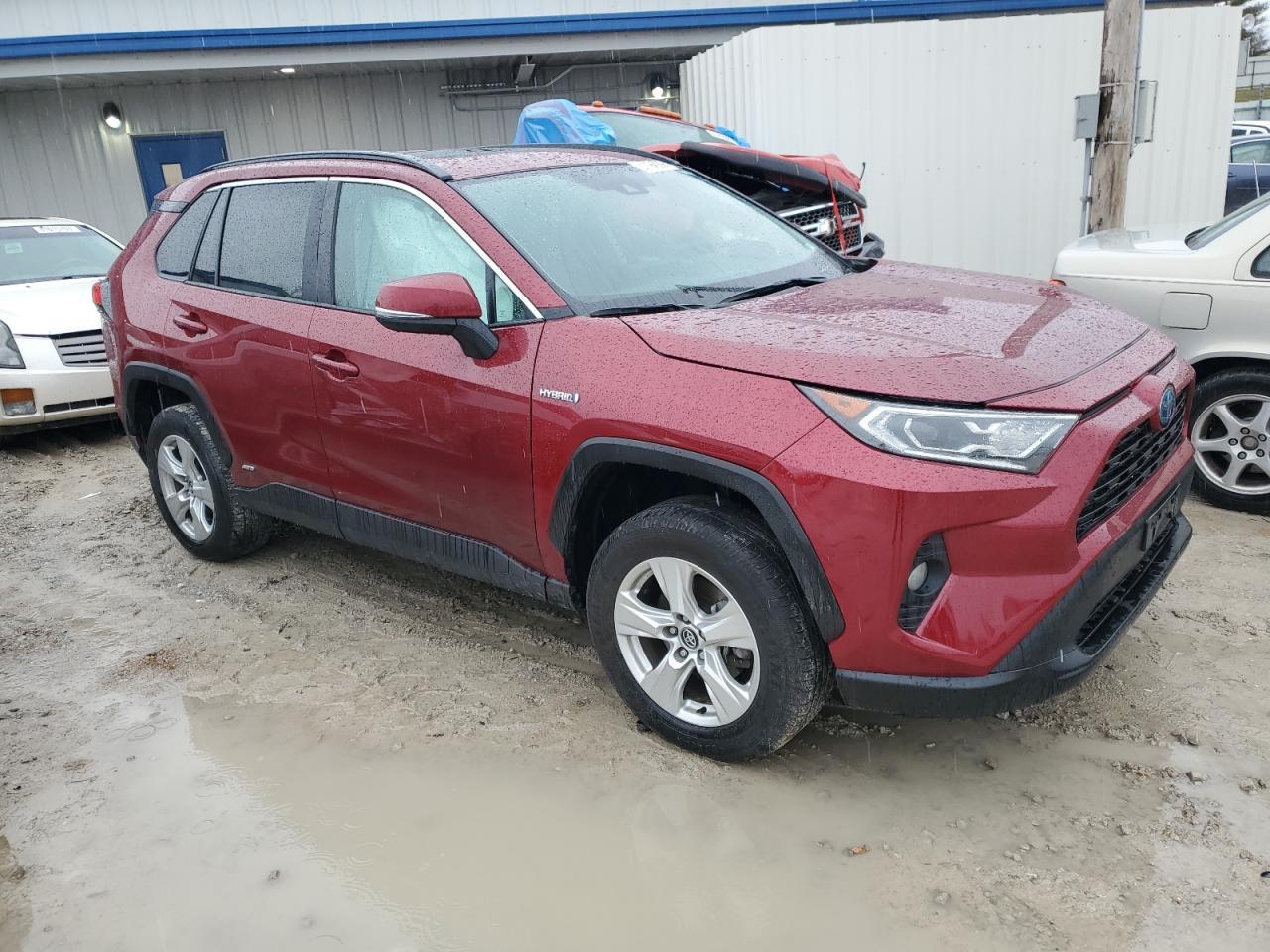 2020 TOYOTA RAV4 XLE - Image 4