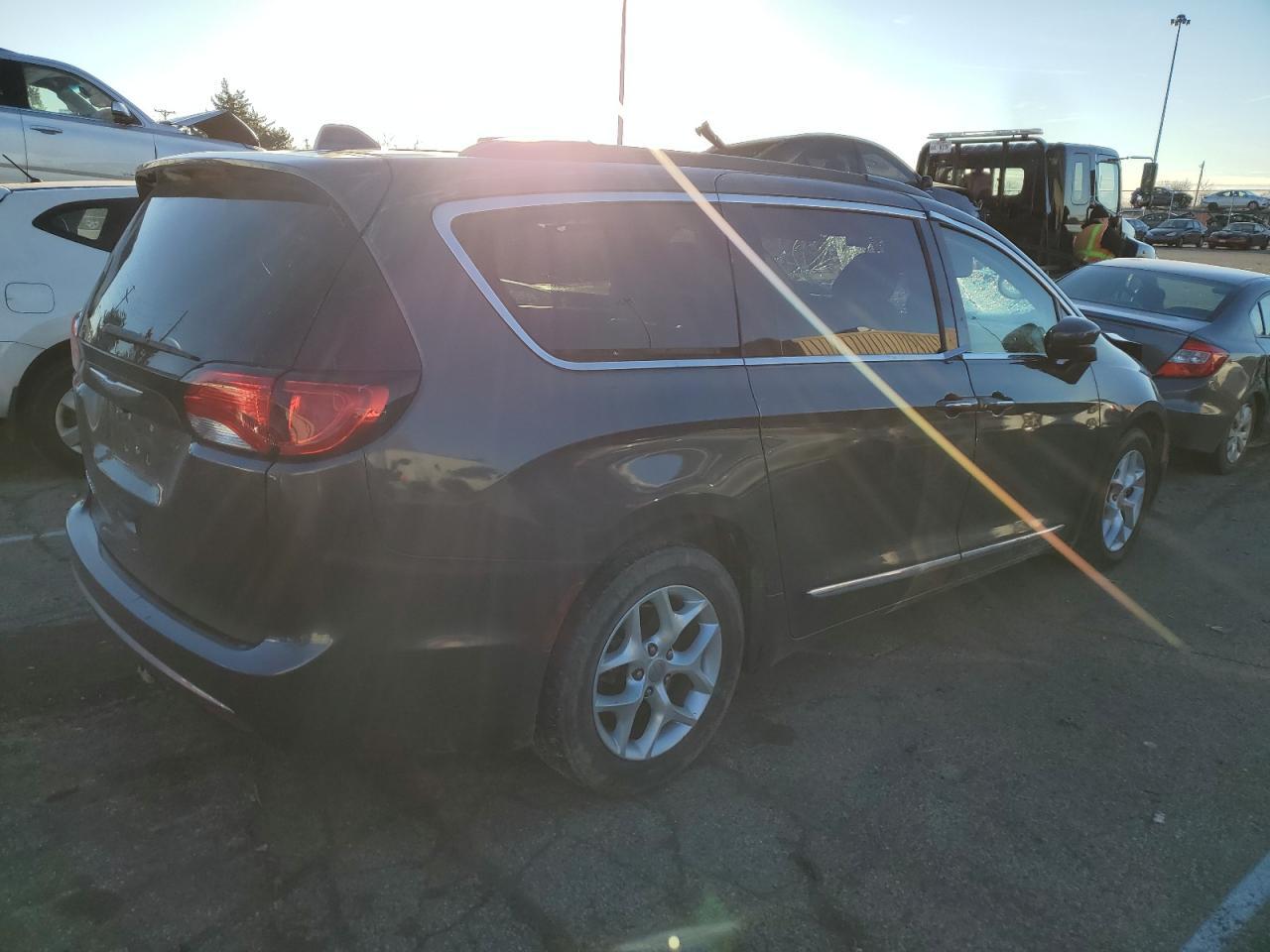 2017 CHRYSLER PACIFICA T - Image 3